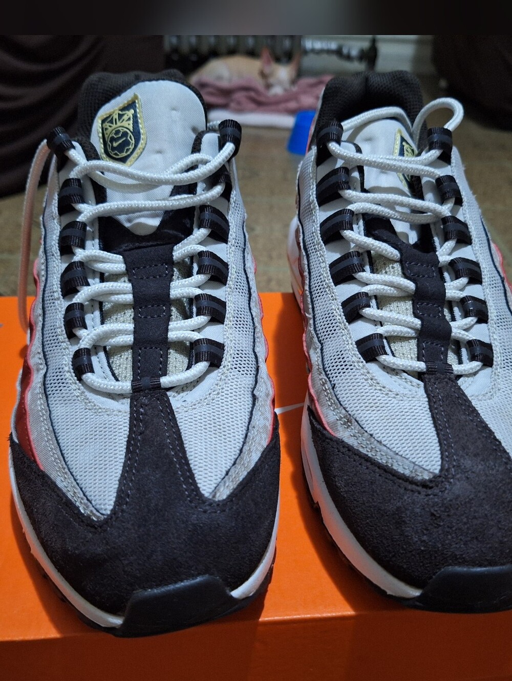 Men's Black and White Athletic Sneakers - Classic Casual Performance